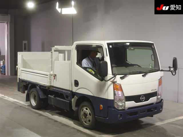 NISSAN ATLAS 2015