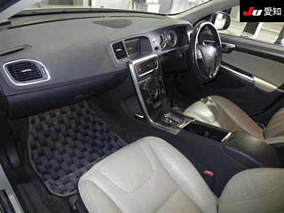 VOLVO V60 2012