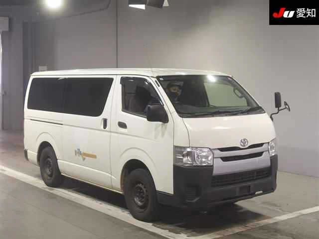 TOYOTA HIACE VAN 2015