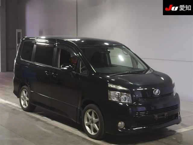 TOYOTA VOXY 2009