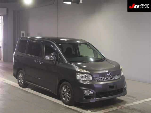 TOYOTA VOXY 2012