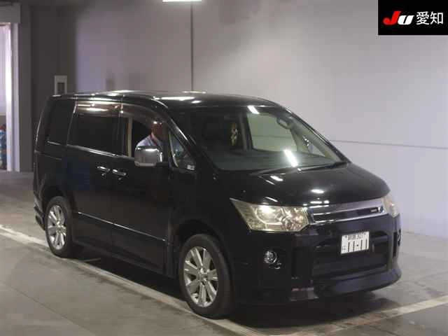 MITSUBISHI DELICA D5 2013
