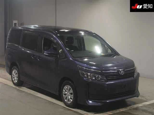 TOYOTA VOXY 2014