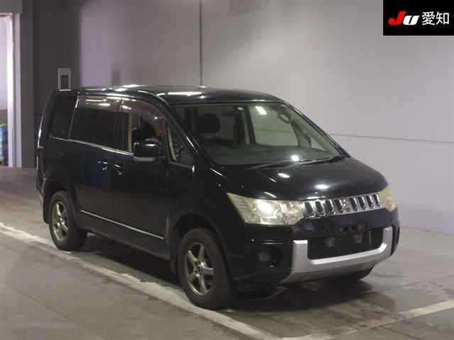 MITSUBISHI DELICA D5 2010