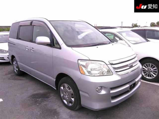 TOYOTA VOXY 2005
