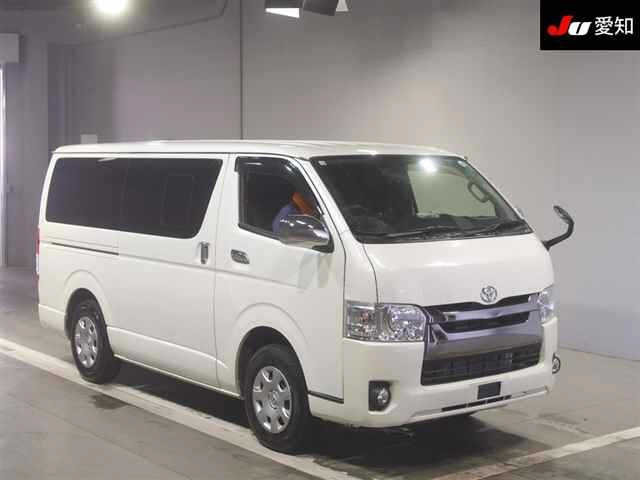 TOYOTA HIACE VAN 2016
