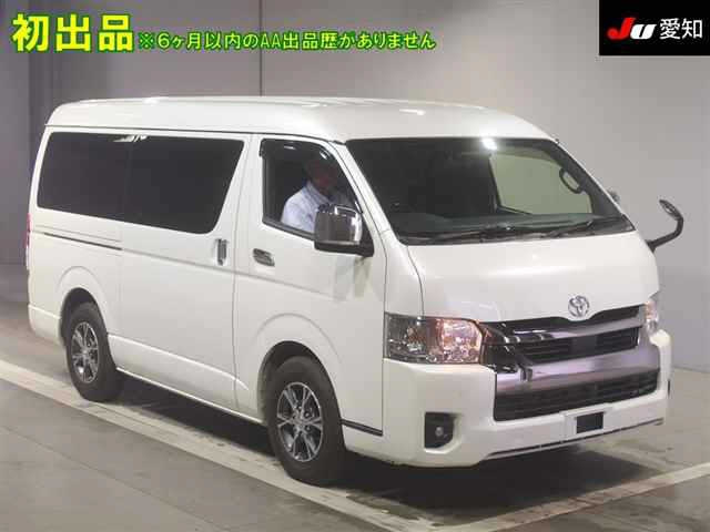 TOYOTA HIACE VAN 2022