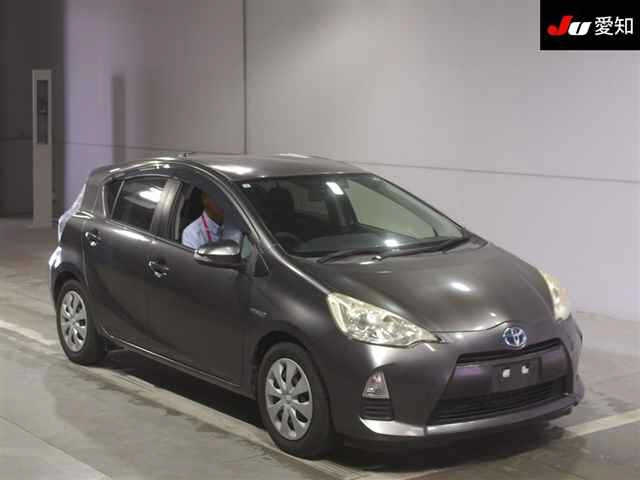 TOYOTA AQUA 2013