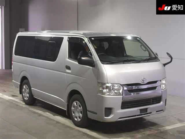 TOYOTA HIACE VAN 2017
