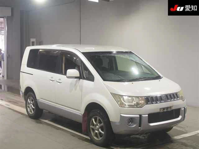 MITSUBISHI DELICA D5 2012