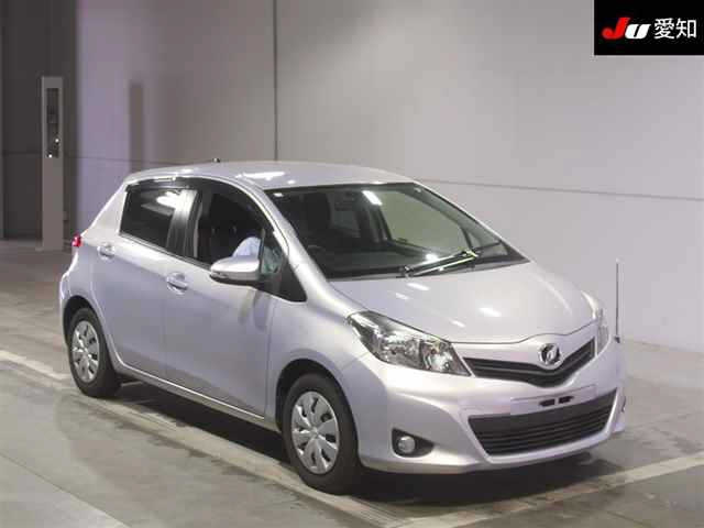 TOYOTA VITZ 2012