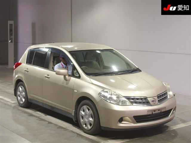 NISSAN TIIDA