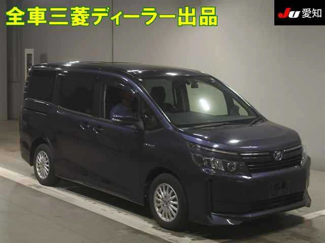 TOYOTA VOXY 2014