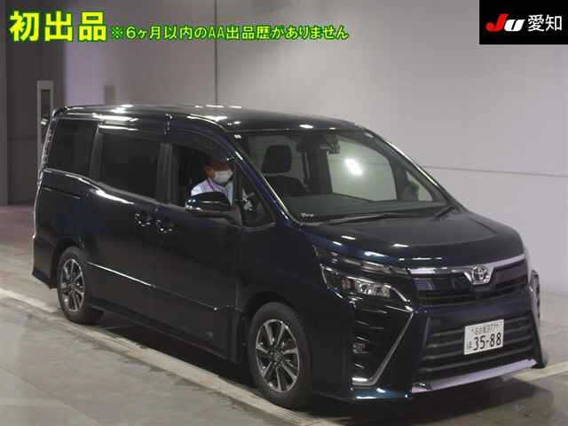TOYOTA VOXY 2021