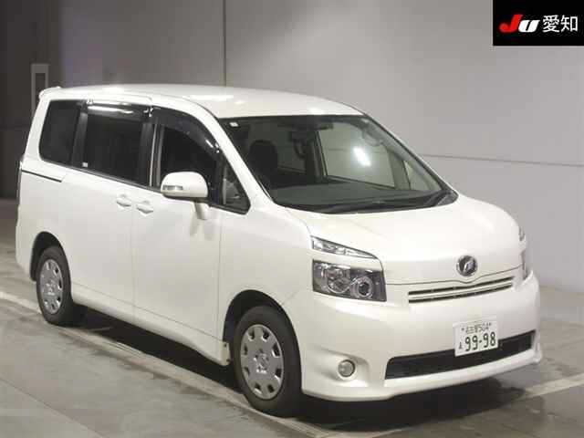 TOYOTA VOXY 2009