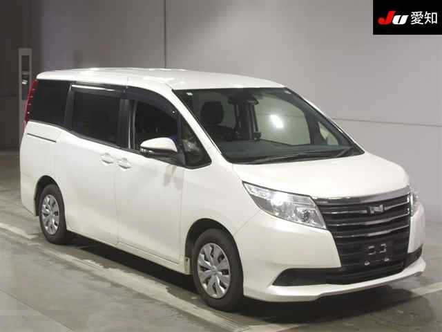 TOYOTA NOAH 2017