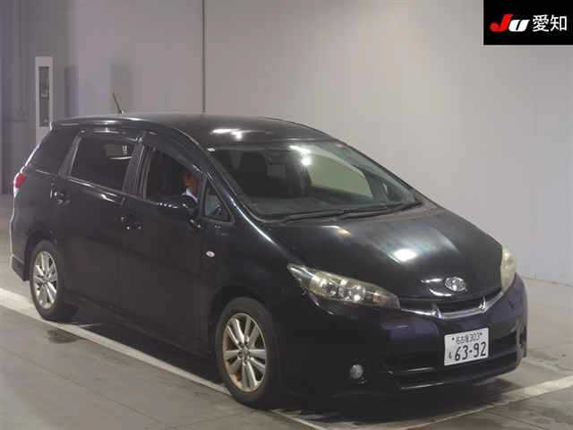 TOYOTA WISH 2010