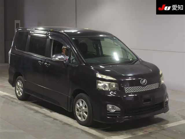 TOYOTA VOXY 2011