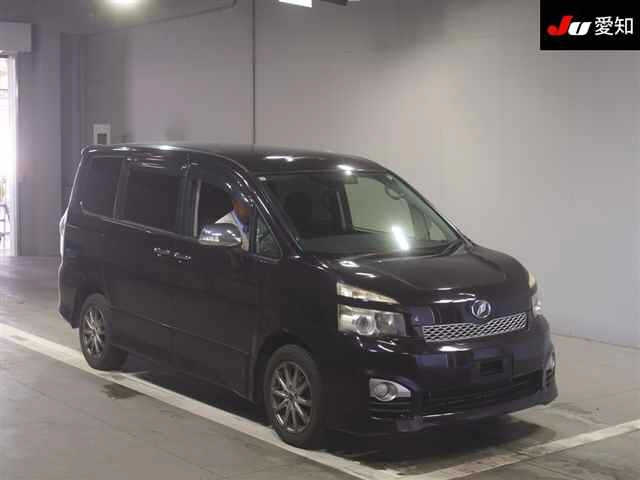 TOYOTA VOXY 2011