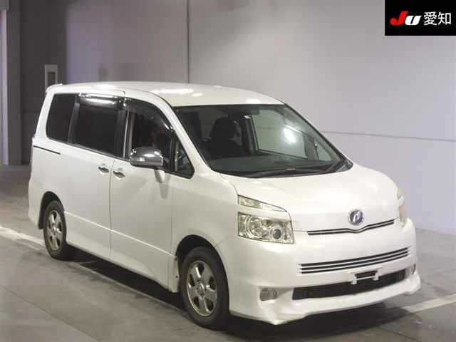 TOYOTA VOXY 2009