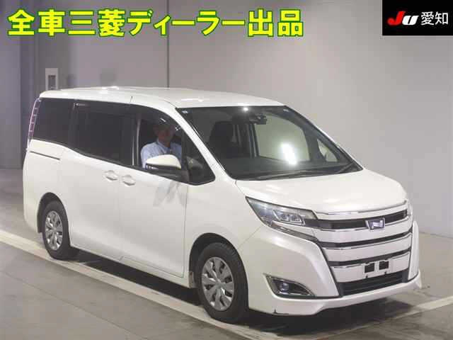 TOYOTA NOAH 2017