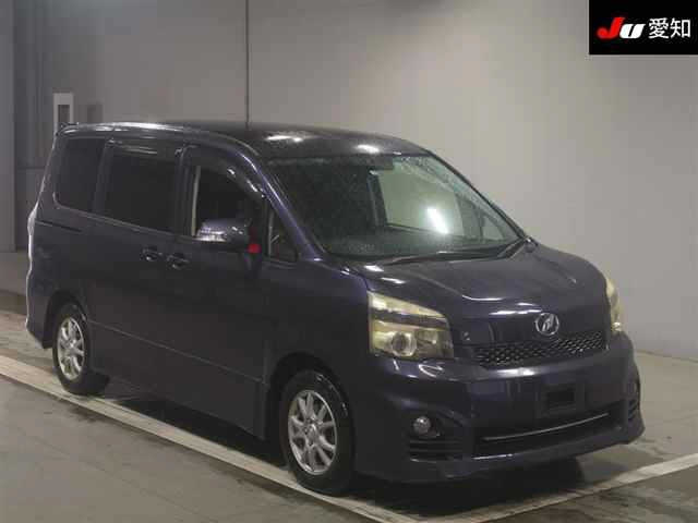 TOYOTA VOXY 2011