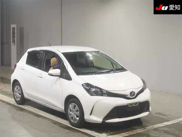 TOYOTA VITZ 2016
