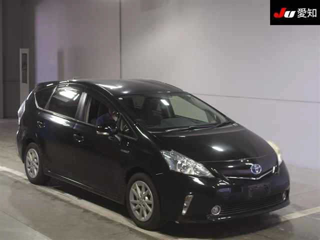 TOYOTA PRIUS ALPHA 2013