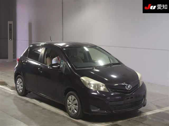TOYOTA VITZ 2013
