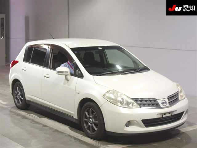 NISSAN TIIDA