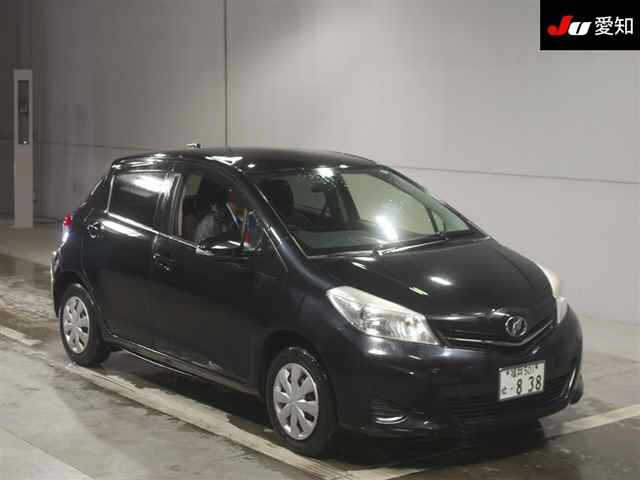 TOYOTA VITZ 2013