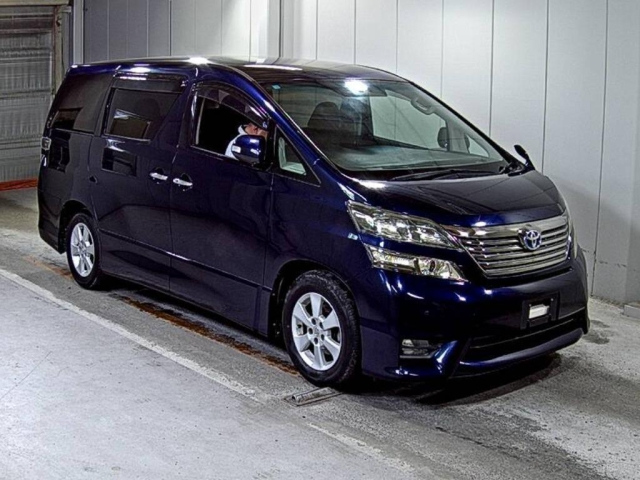 TOYOTA VELLFIRE 2010