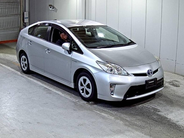 TOYOTA PRIUS 2014