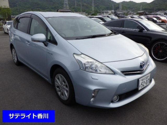 TOYOTA PRIUS ALPHA
