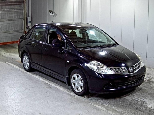 NISSAN TIIDA LATIO 2010