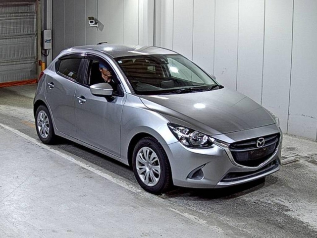 MAZDA DEMIO 2015