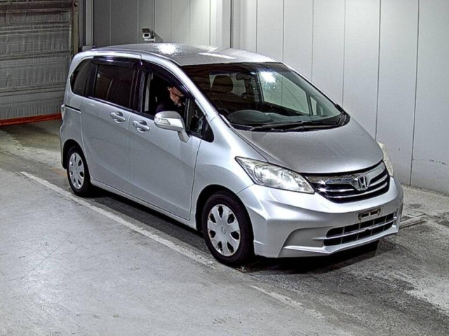 HONDA FREED 2012