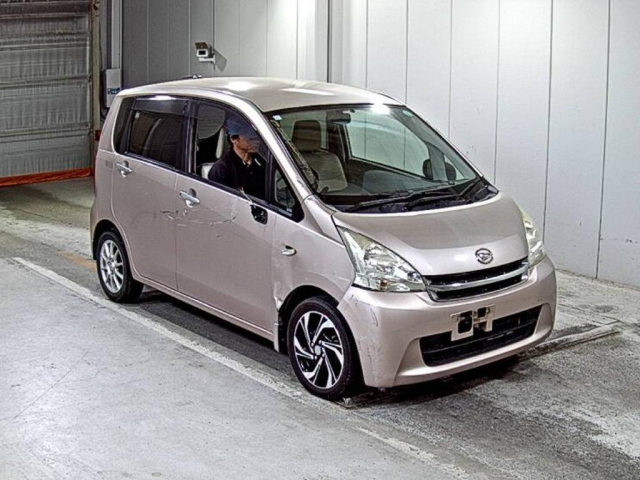 DAIHATSU MOVE 2011
