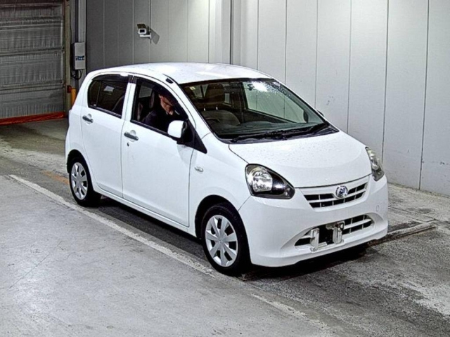 DAIHATSU MIRA E S 2013