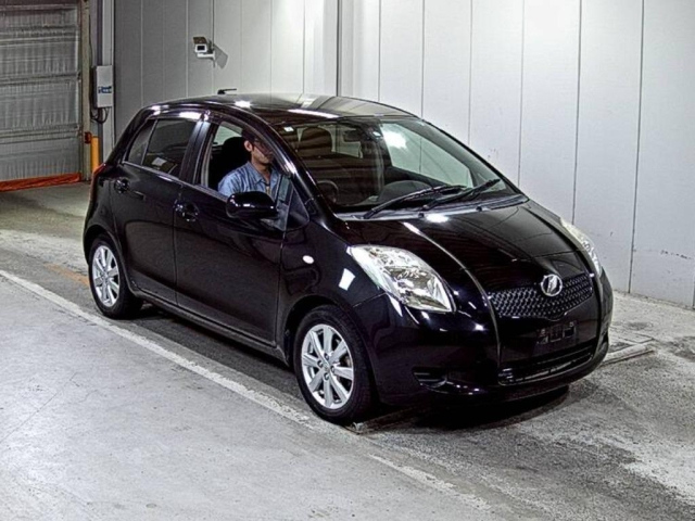 TOYOTA VITZ 2005
