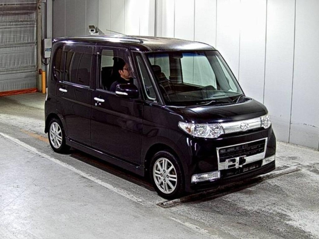 DAIHATSU TANTO 2010