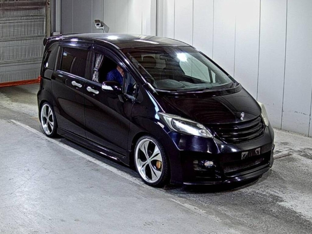 HONDA FREED 2011