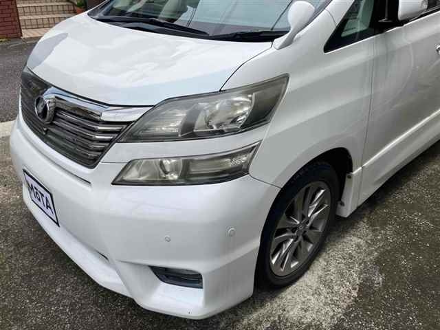 TOYOTA VELLFIRE 2011