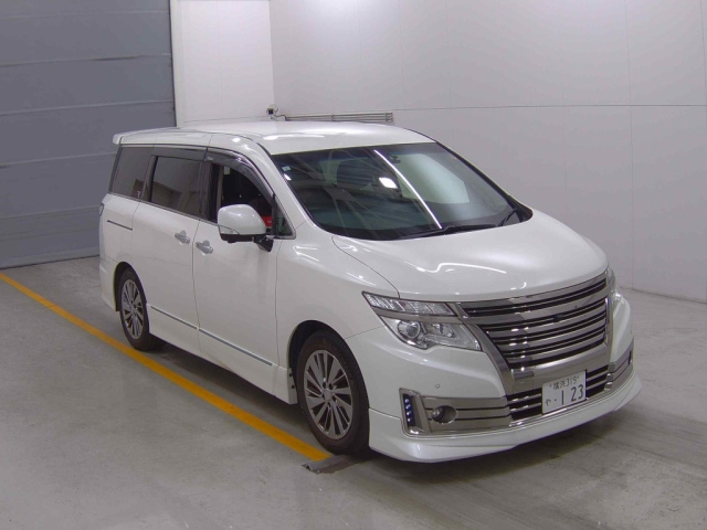 NISSAN ELGRAND 2017