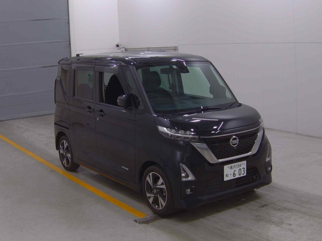 NISSAN ROOX 2021