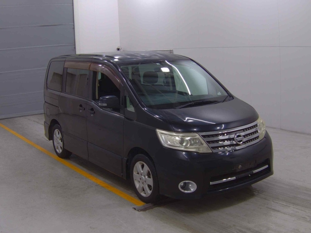 NISSAN SERENA 2010
