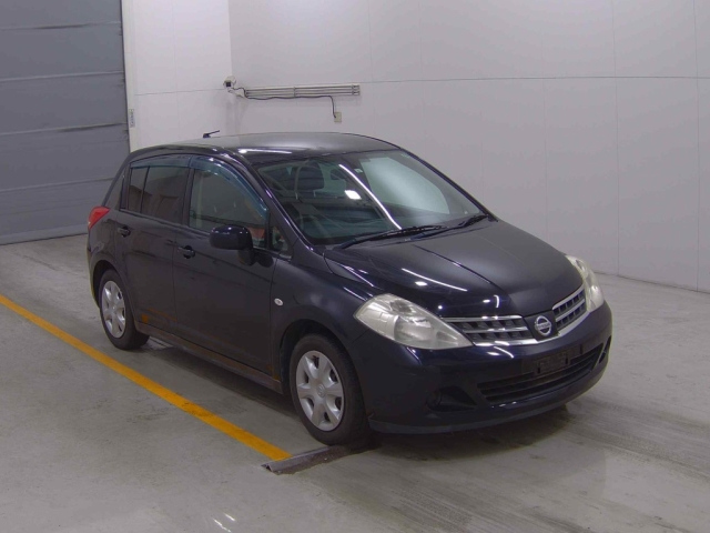 NISSAN TIIDA 2011