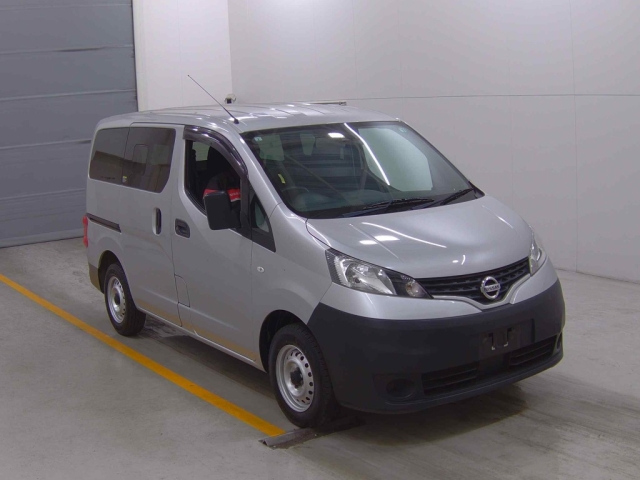 NISSAN NV200 2020