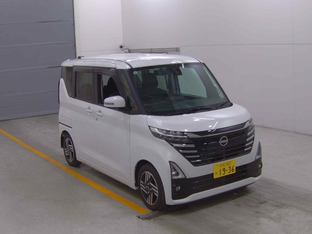NISSAN ROOX 2024