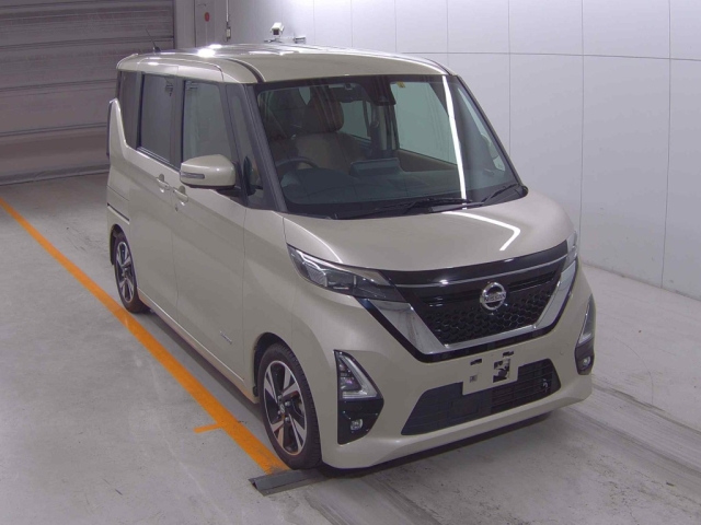 NISSAN ROOX 2020